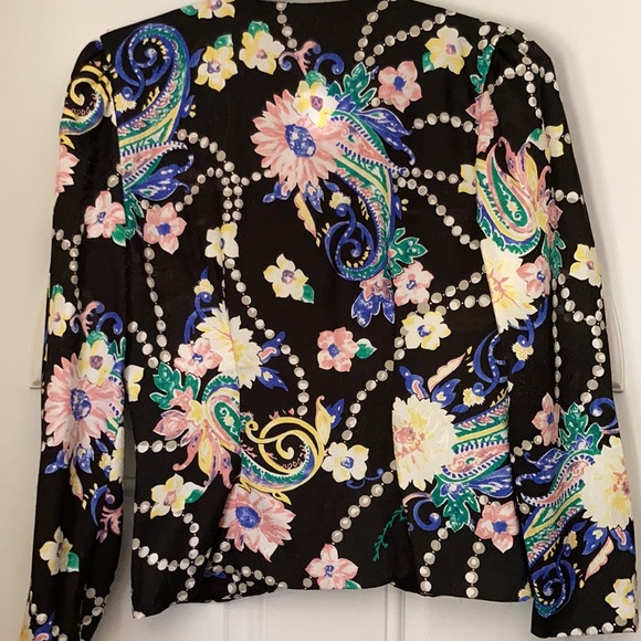 Vintage. Two-Piece Set - Picture 3 of 7